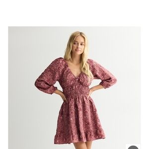 *NWT*Women's Mauve Floral V-Neck Smocked Waist Dress